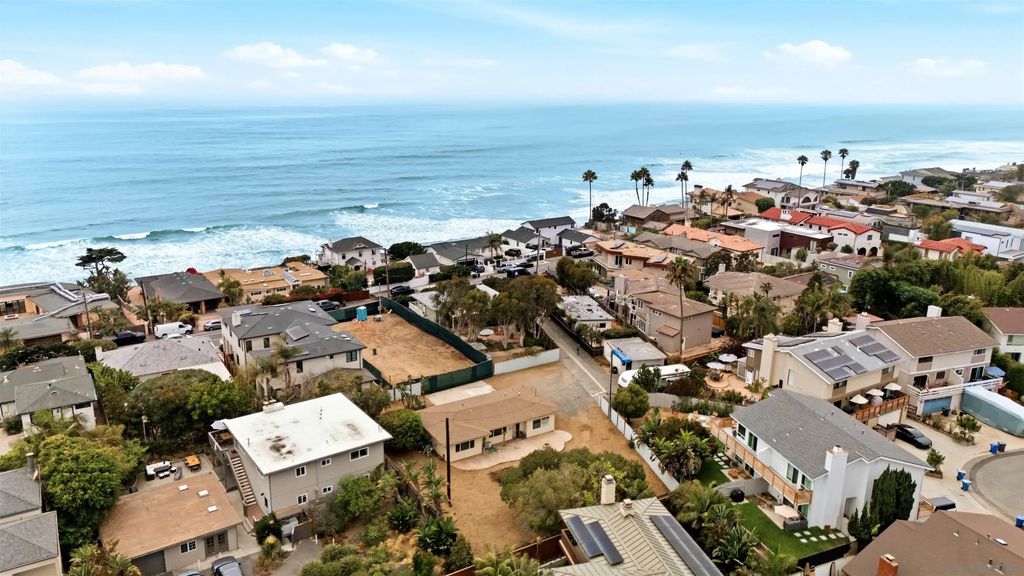 1465 Neptune Avenue, Encinitas