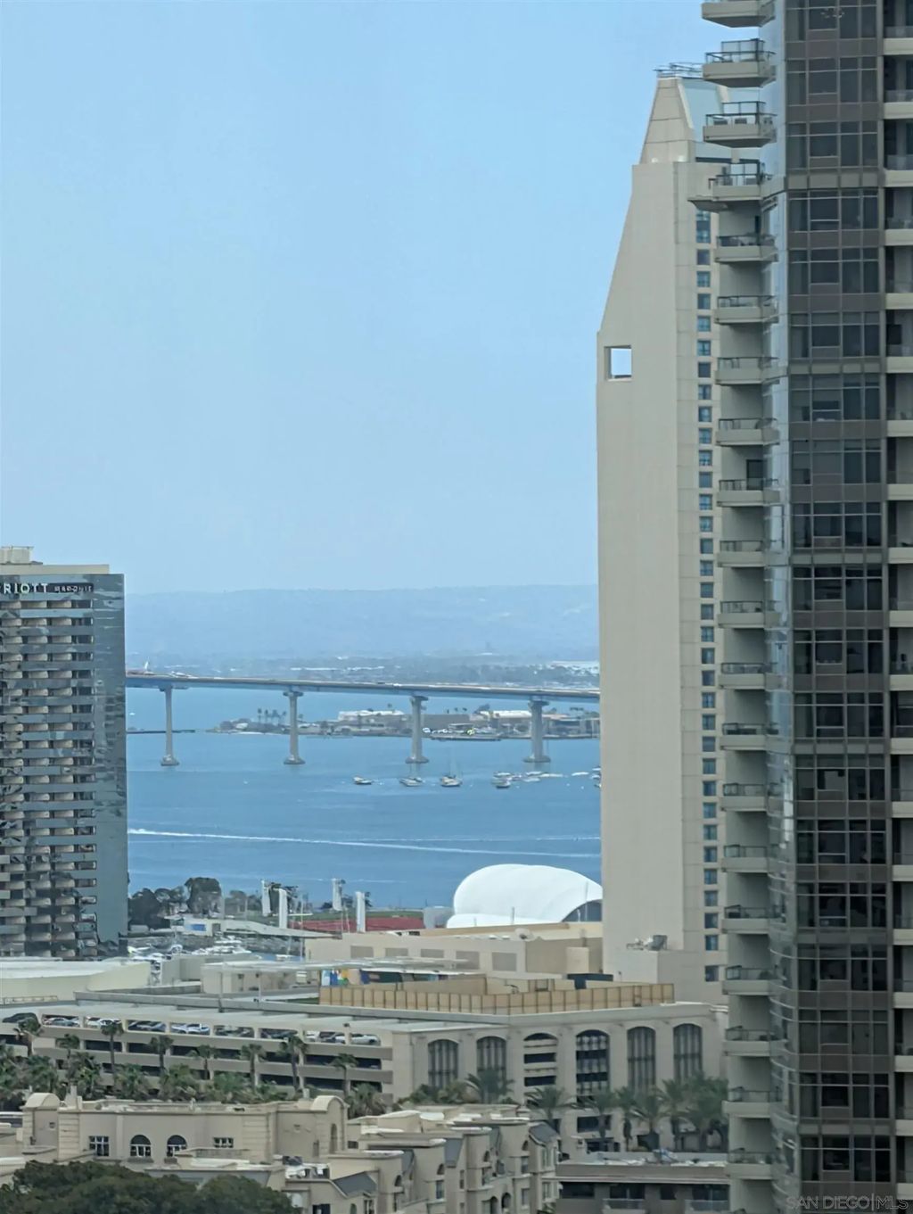 1205 Pacific Hwy 2504, DOWNTOWN