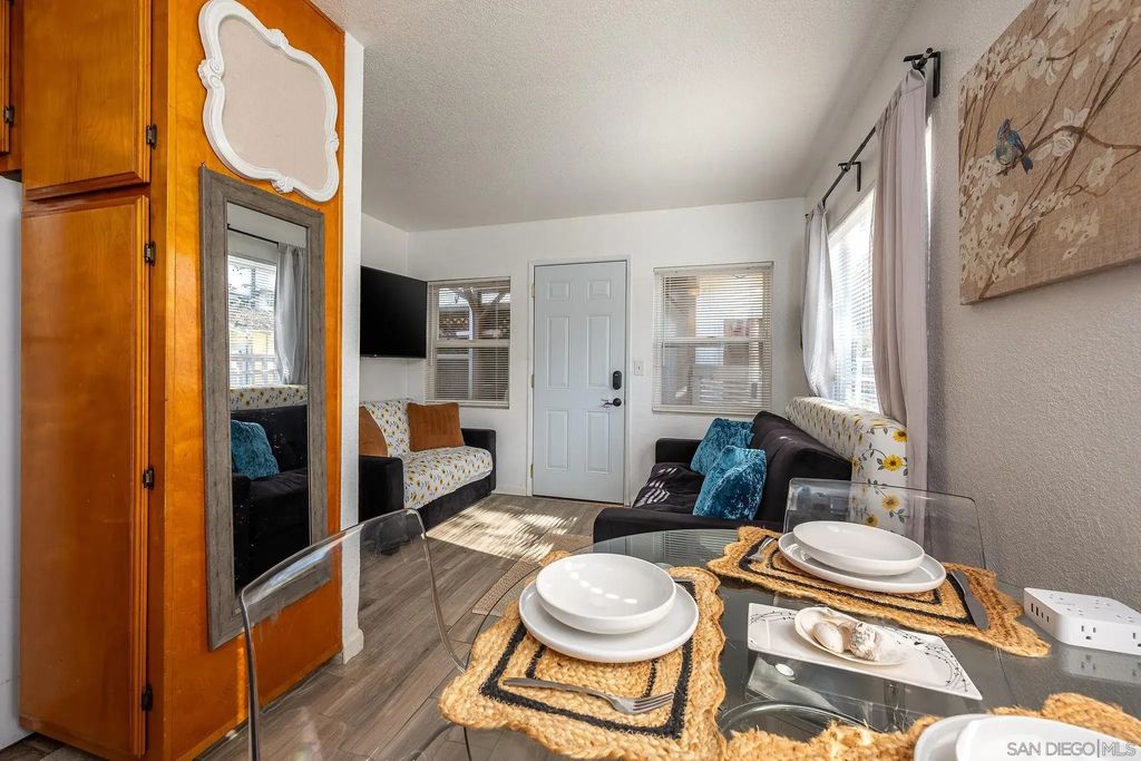 830-832 Pismo Ct, MISSION BEACH