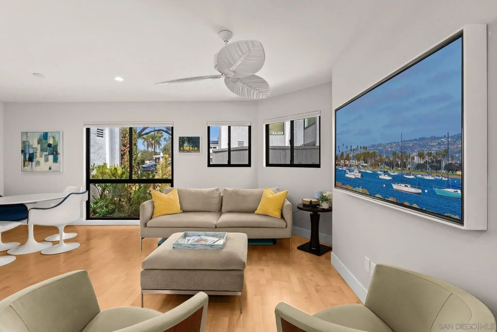 909 Olive Ave, Coronado