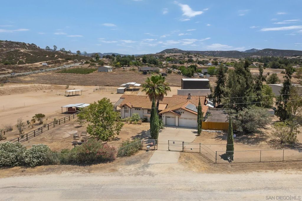 266 Woodmeadow Ln, Ramona