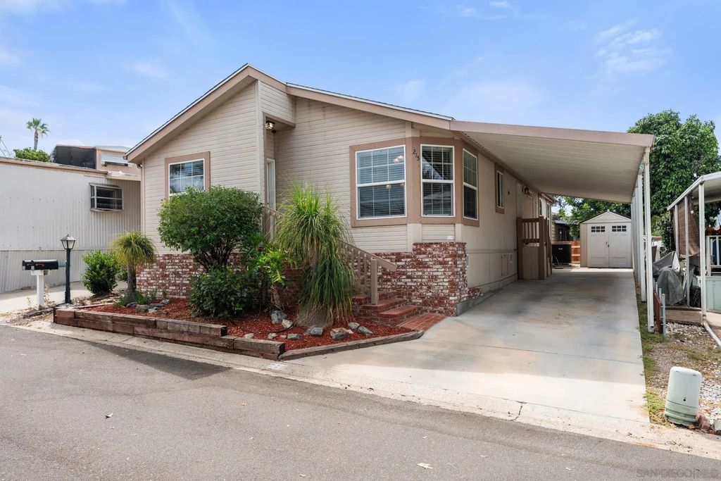 9395 Harritt Spc 215, Lakeside