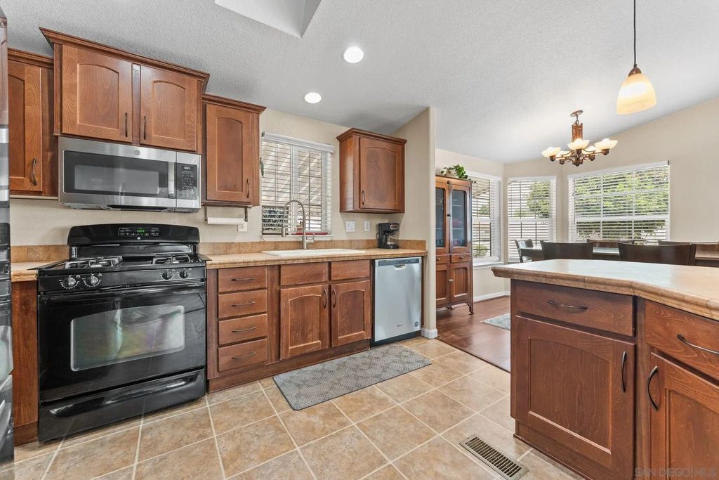 9395 Harritt Spc 215, Lakeside