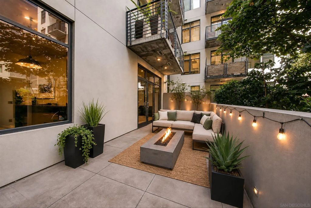 1050 Island 211, DOWNTOWN