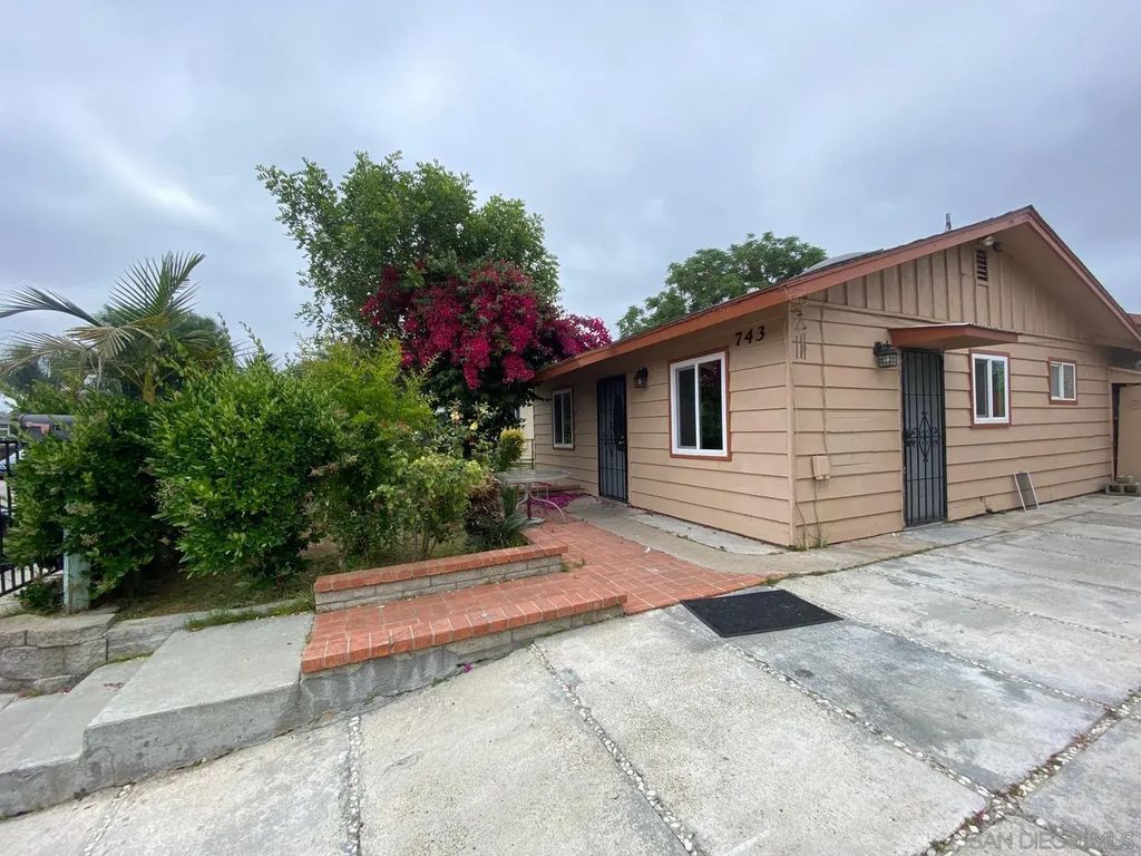 743 Park Pl, Escondido