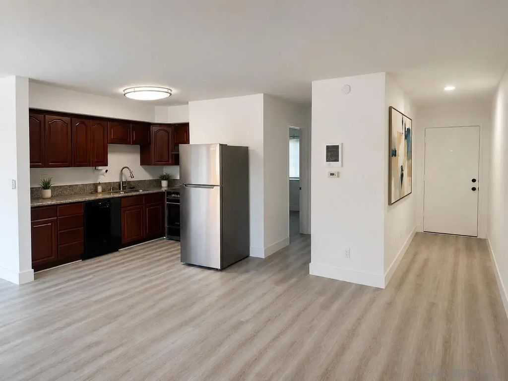 7555 Linda Vista 29, LINDA VISTA