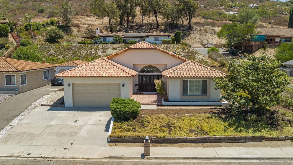 31189 Old River Road, Bonsall