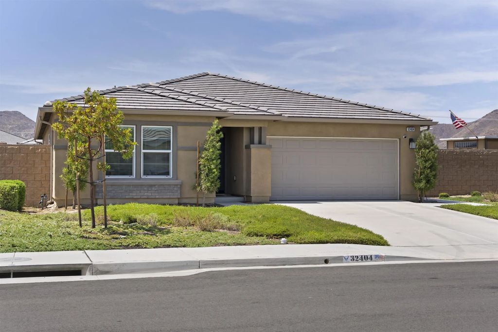 32404 Wild West Ct, Winchester