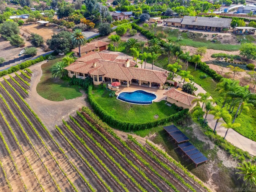 30403 Toronga Way, Valley Center