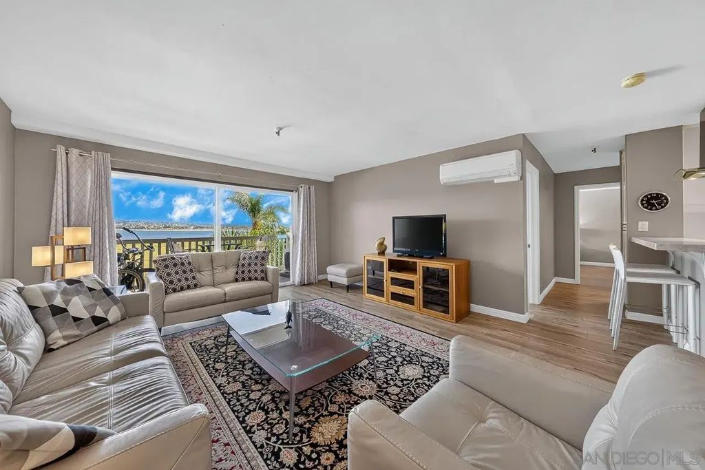 4015 Crown Point Dr. 310, PACIFIC BEACH