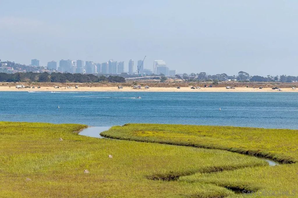 4015 Crown Point Dr. 310, PACIFIC BEACH