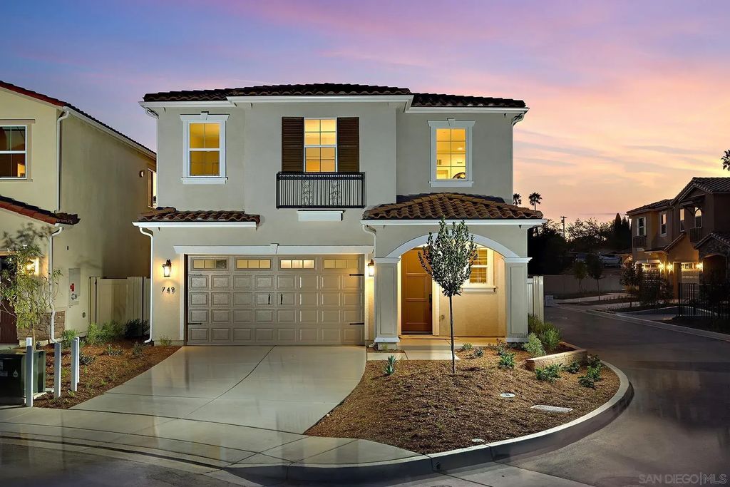 749 Michael Ct, Vista