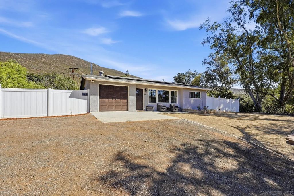 1315 Hillcrest Dr, Alpine