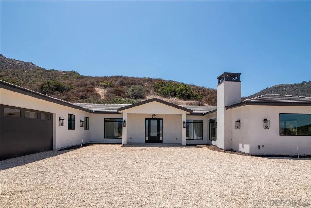 16390 Via Justina Real, Escondido