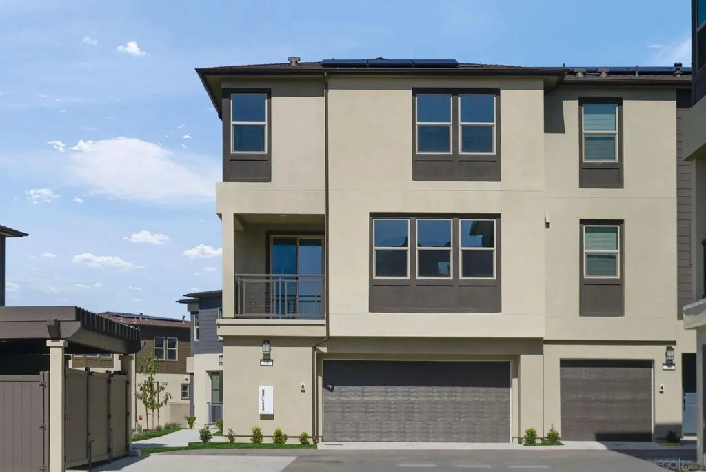 316 Honeysuckle, Oceanside