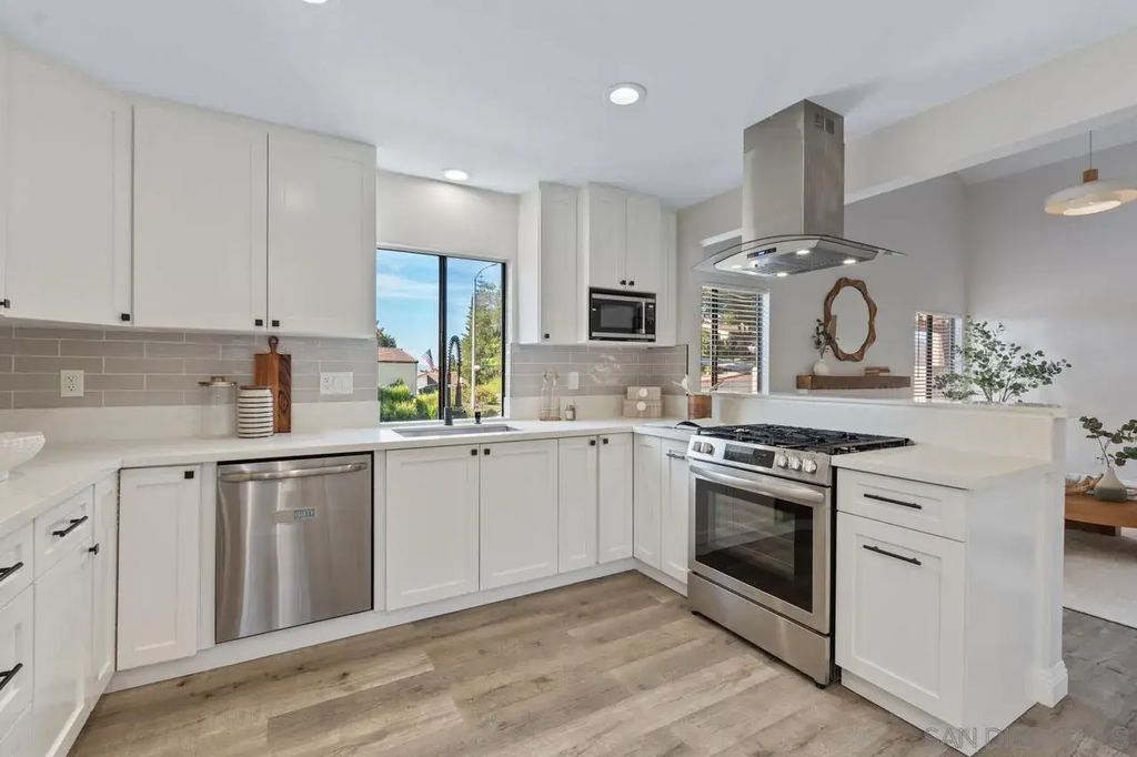 2053 Golden Circle Dr, Escondido