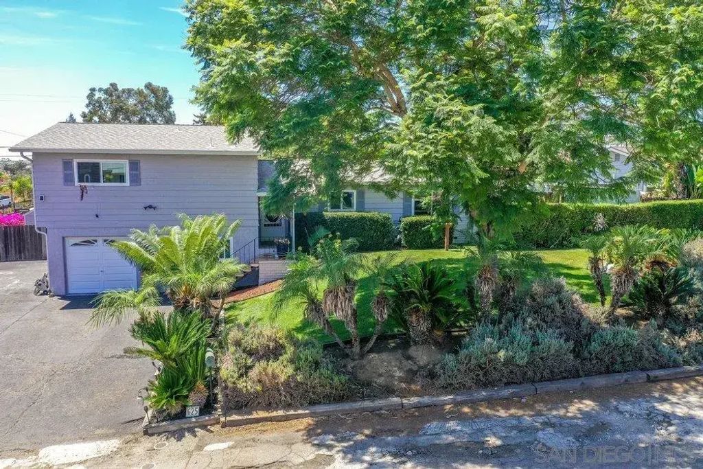 625 Corona Ct, Vista