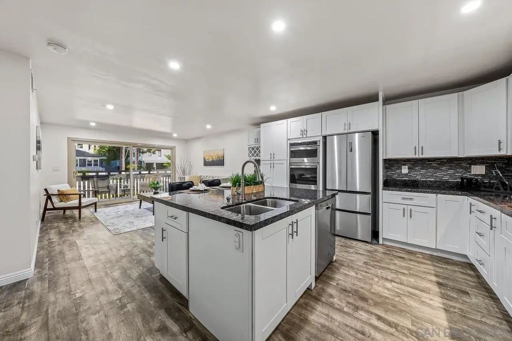 3450 2nd Ave 14, Hillcrest (HC)
