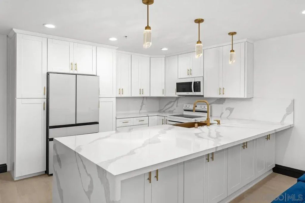 602 W Fir St 201, DOWNTOWN