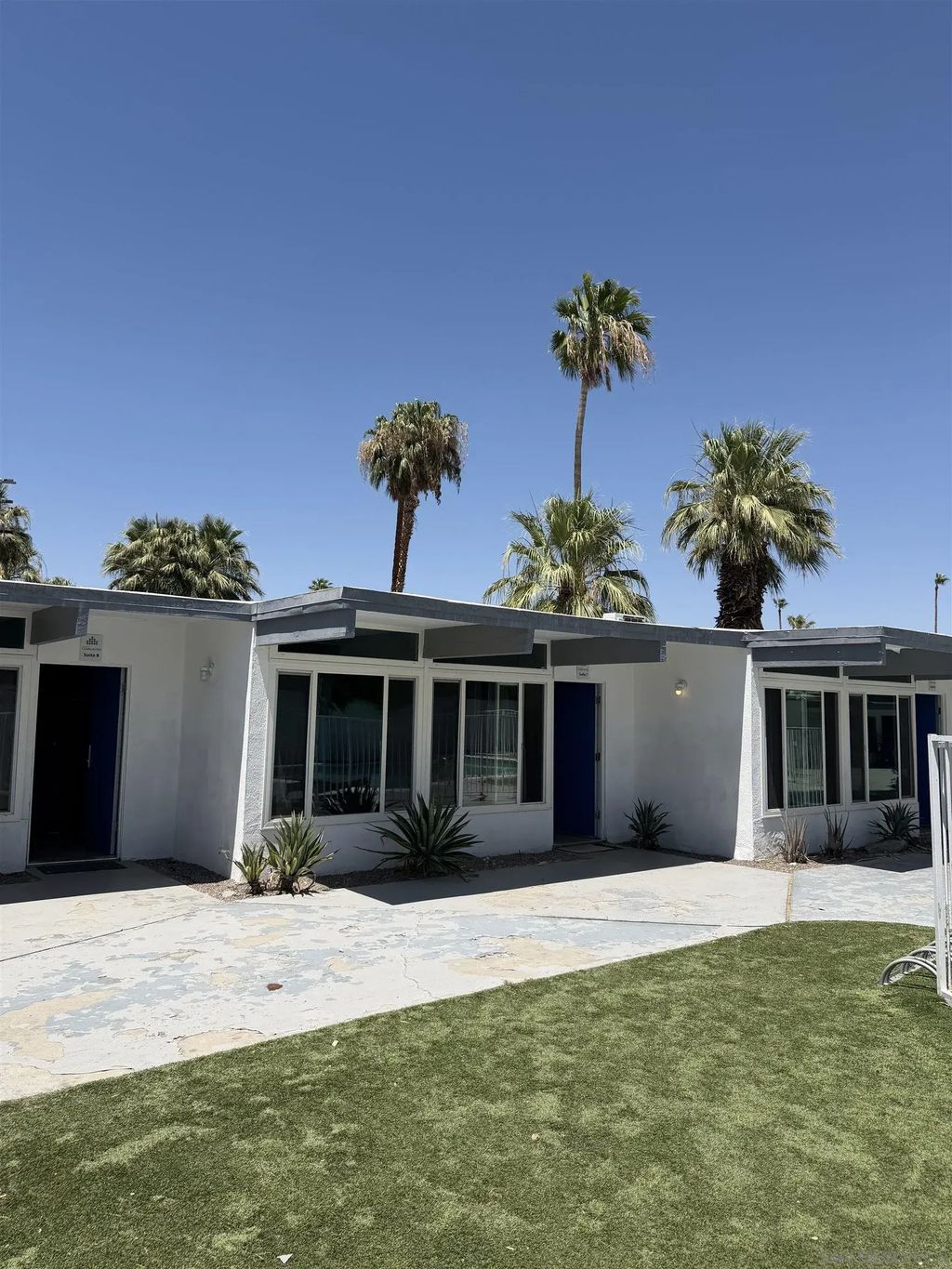 1733 E Amado, Palm Springs