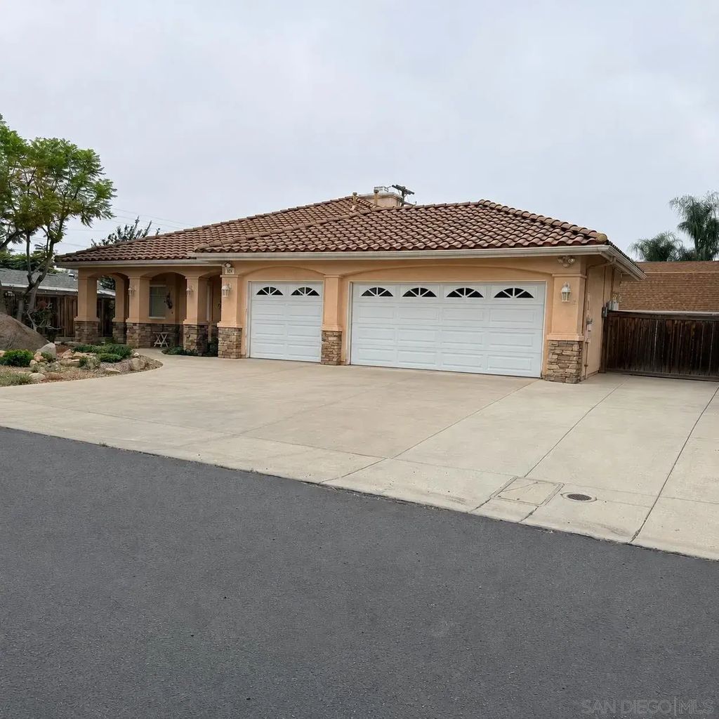 634 W Vermont Ave, Escondido