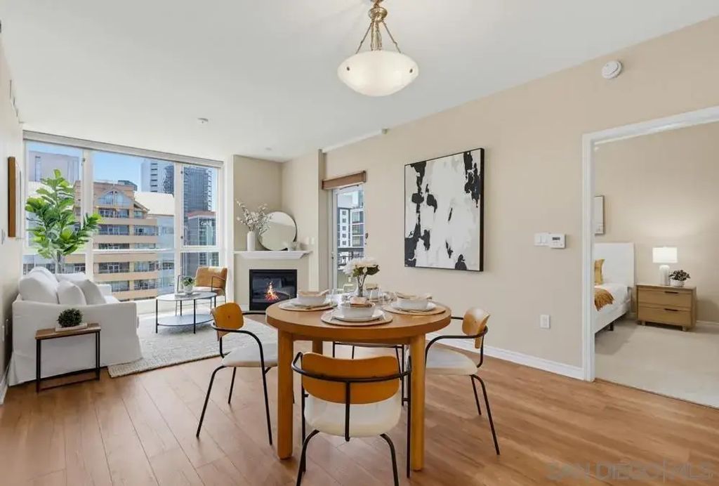300 W Beech St 1101, DOWNTOWN