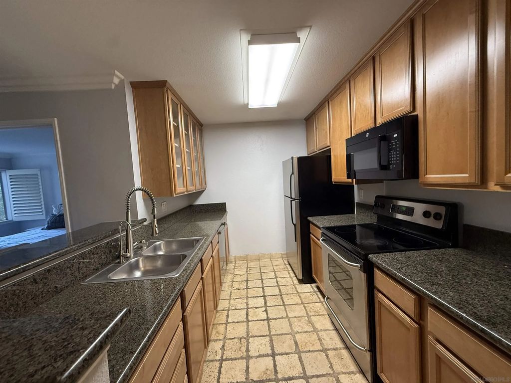 7180 Shoreline 5207, UNIVERSITY CITY