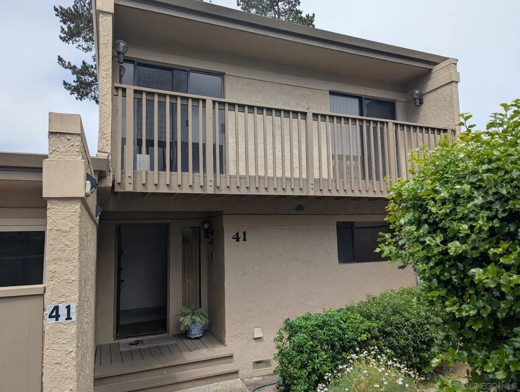 41 Montsalas, Monterey