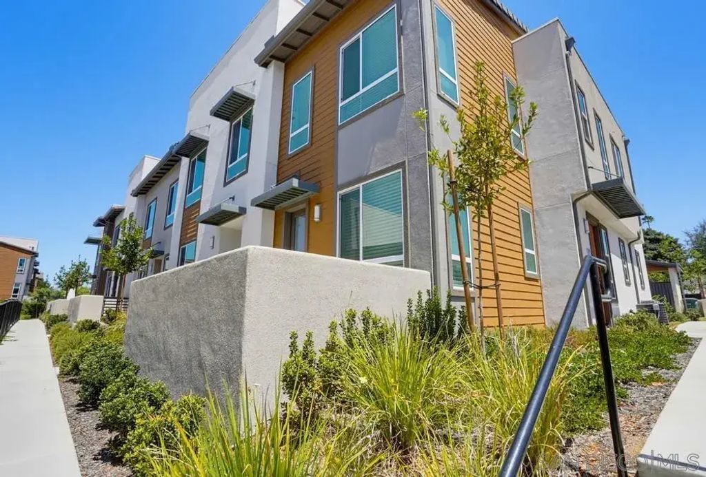 973 Bradley Way, Vista
