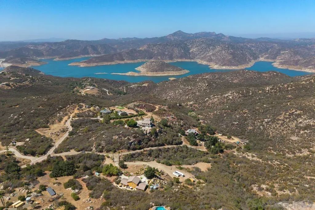 13044 Yerba Valley Way, Lakeside