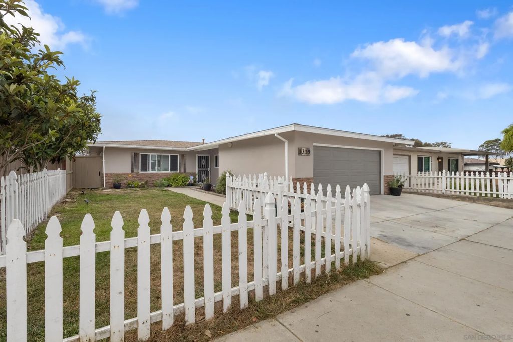 1315 Bush St, Oceanside