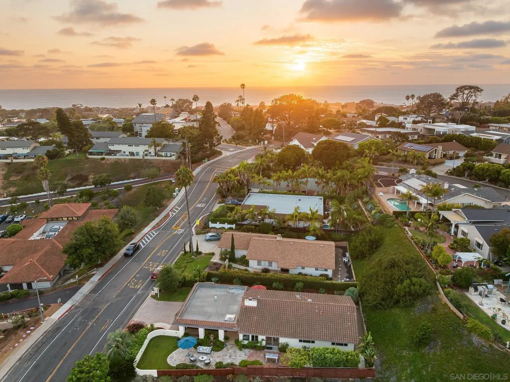 630 S Nardo, Solana Beach