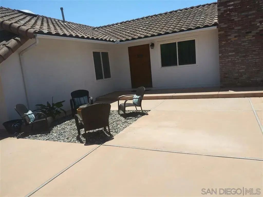 8888 N La Jolla Scenic Drive N, La Jolla