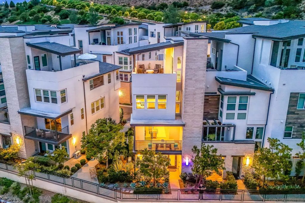 2858 Avella Cir, MISSION VALLEY