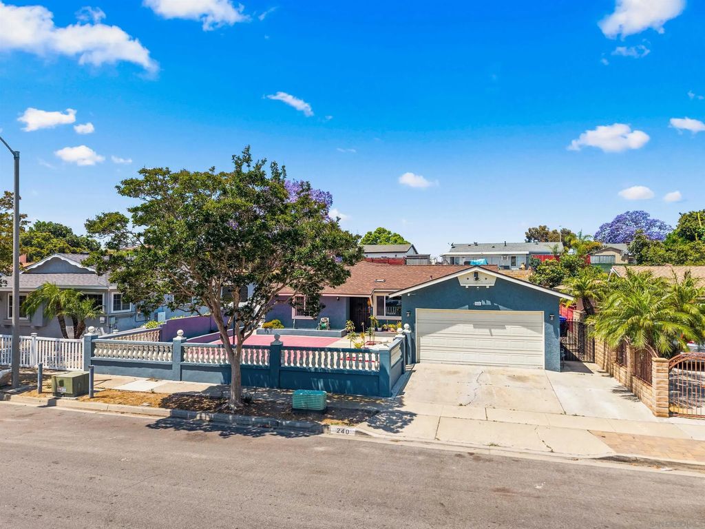 240 Ledgewood Ln, Encanto (ENCAN)
