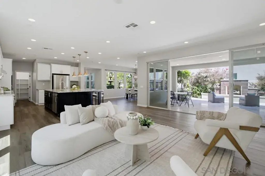 21840 Deer Grass Drive, Escondido