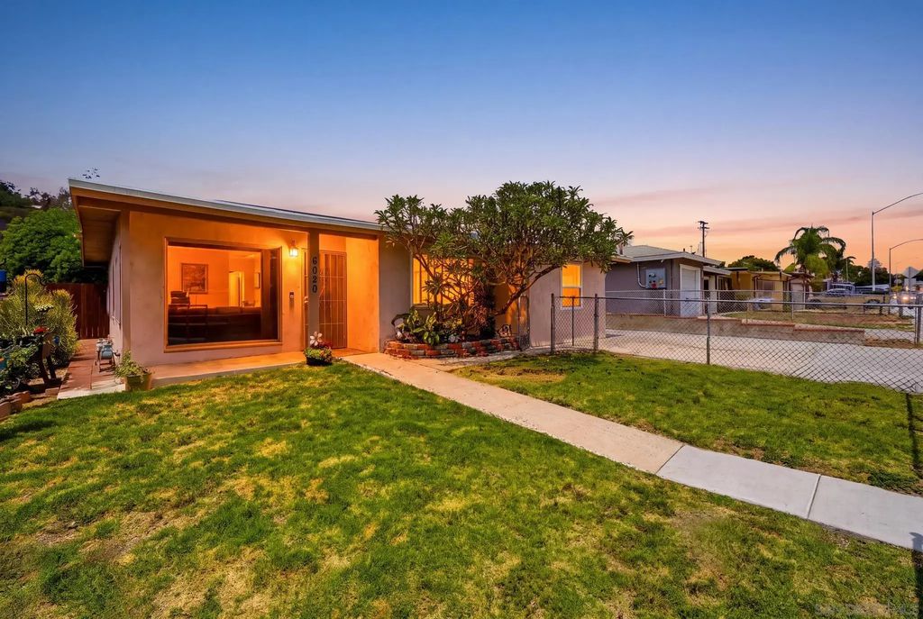 6020 Streamview Dr, La Mesa