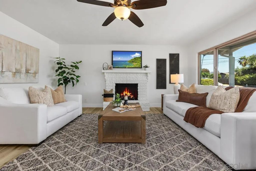 2738 Oak Hill Dr, Escondido