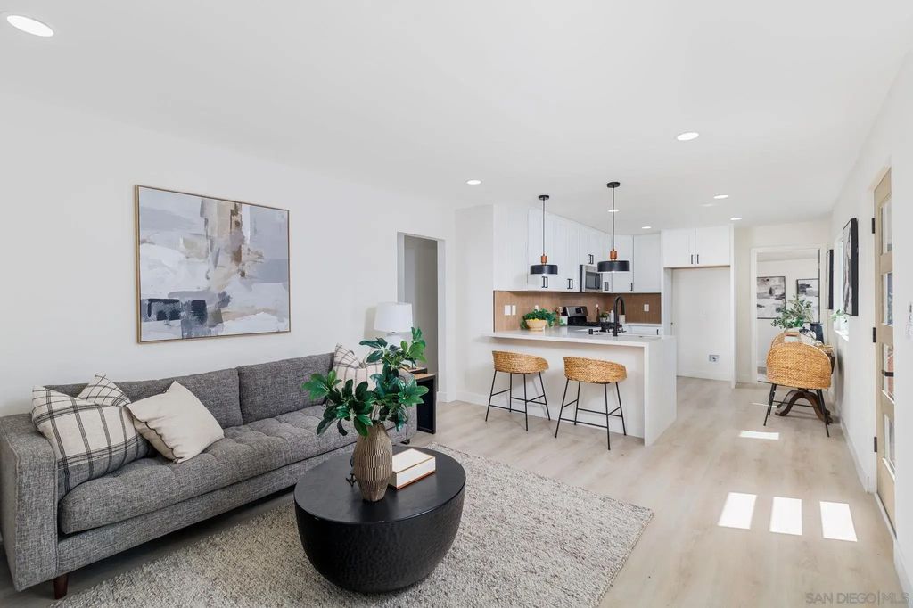 866 Merlin  Dr, Encanto (31424)