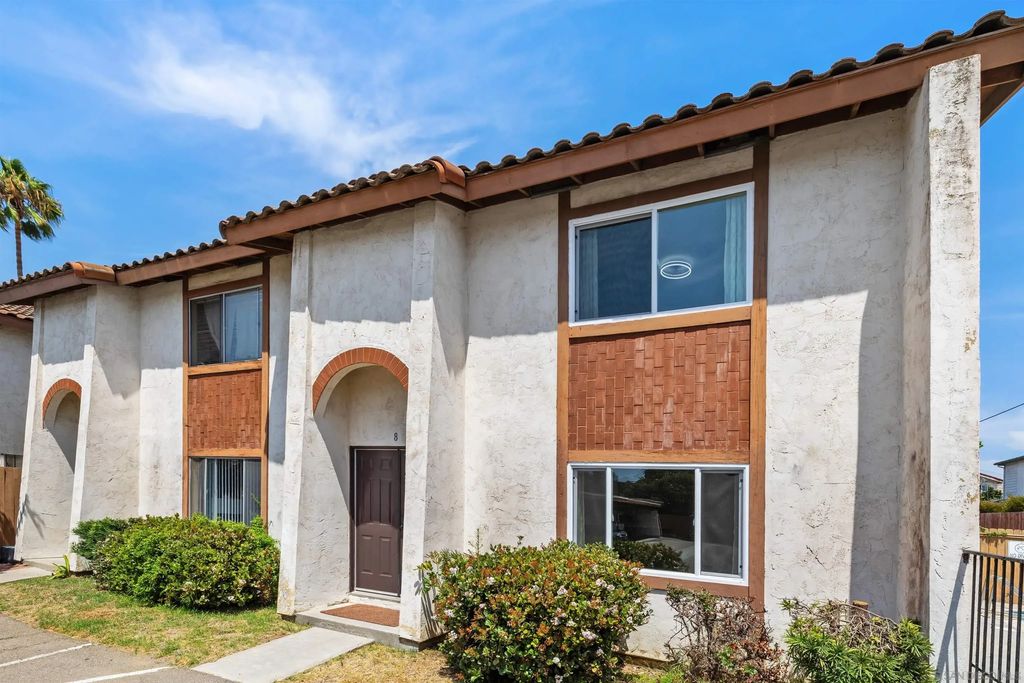 550 Park Way 8, Chula Vista