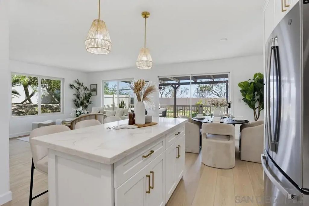 319 Volney, Encinitas