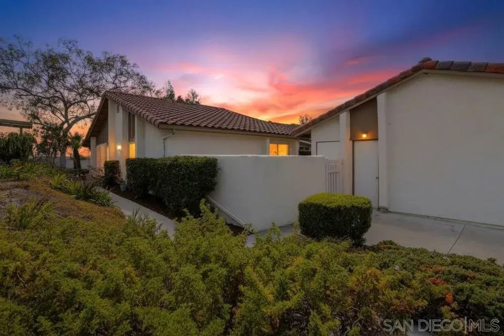 319 Volney, Encinitas