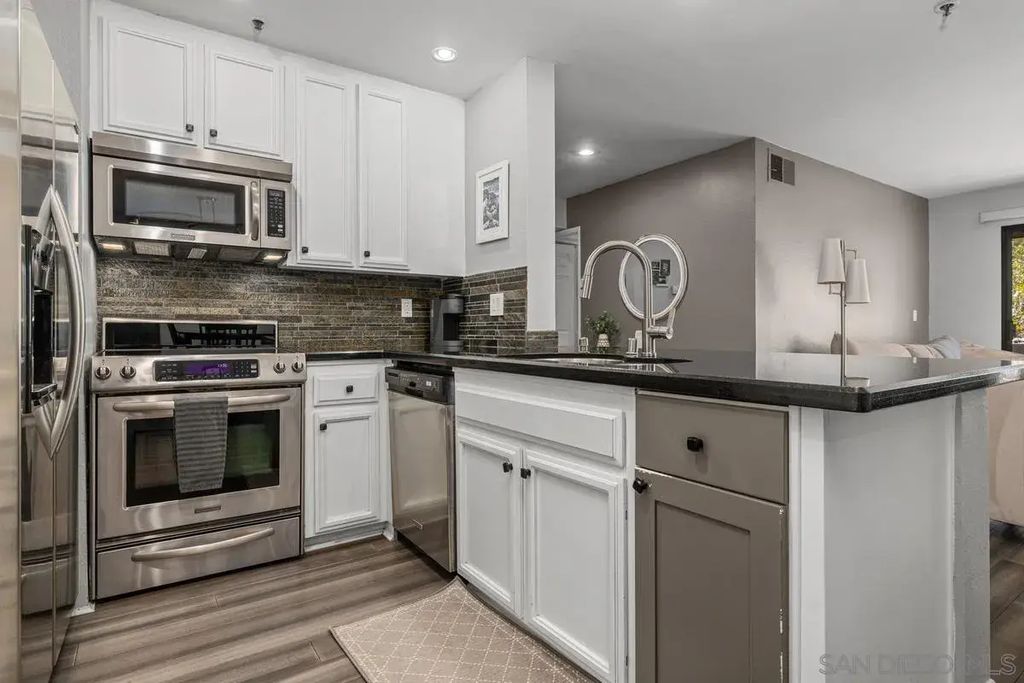 5605 Friars 308, MISSION VALLEY
