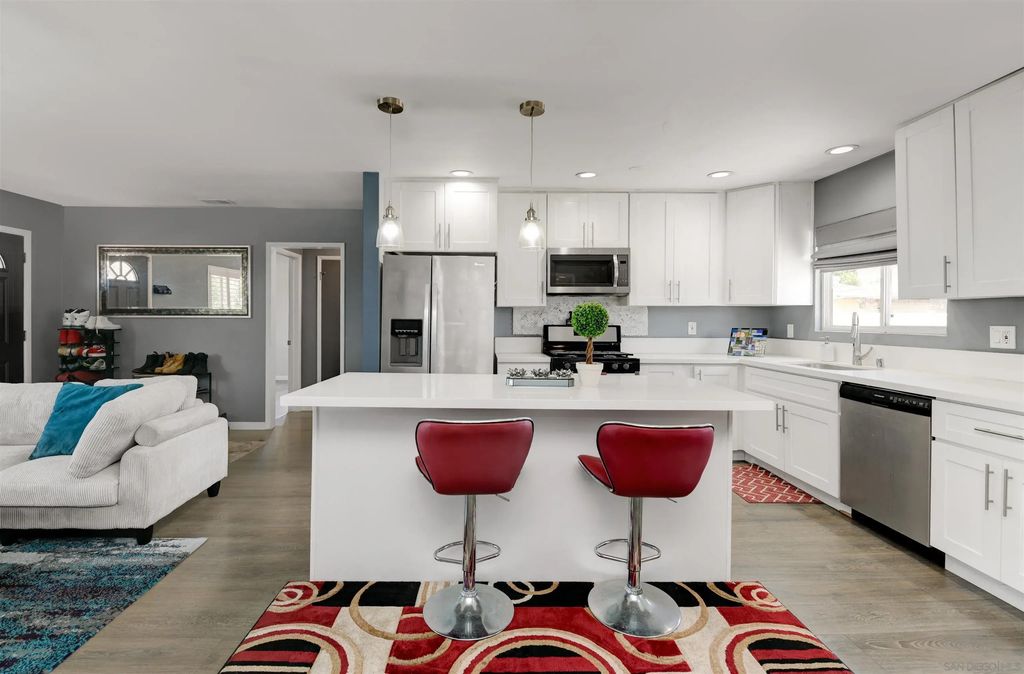 5567 Las Alturas, San Diego