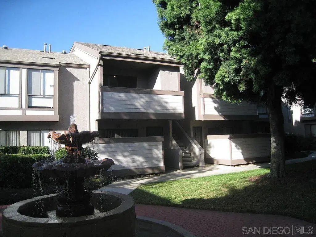 9109 Village Glen 268, Woodbridge Court (DCWC)