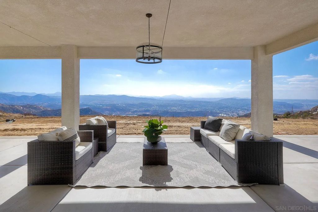 11631 Via Trevi, Lakeside
