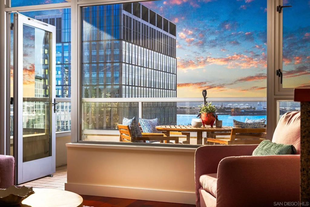 700 W E St 1502, Downtown Area (DOWN)