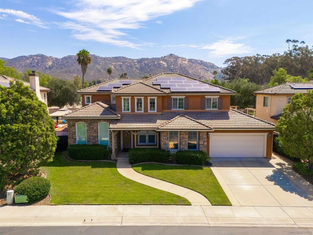 563 Crystal Downs Glen, Escondido