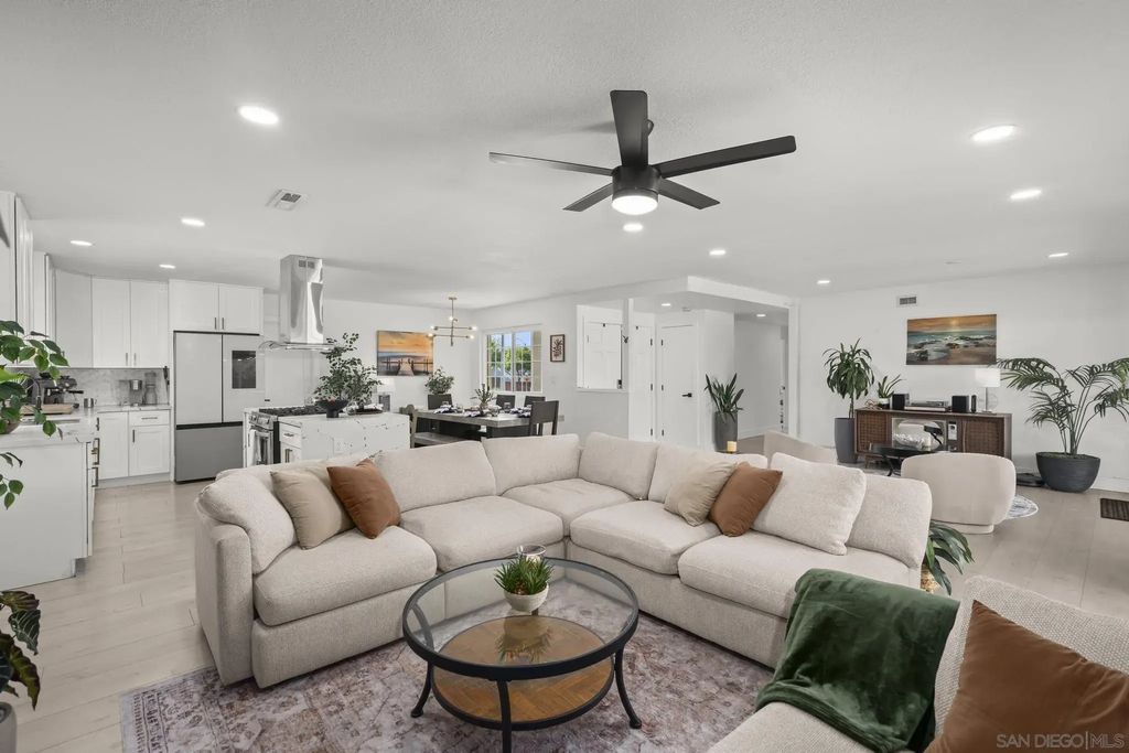 10252 Santana Street, Santee