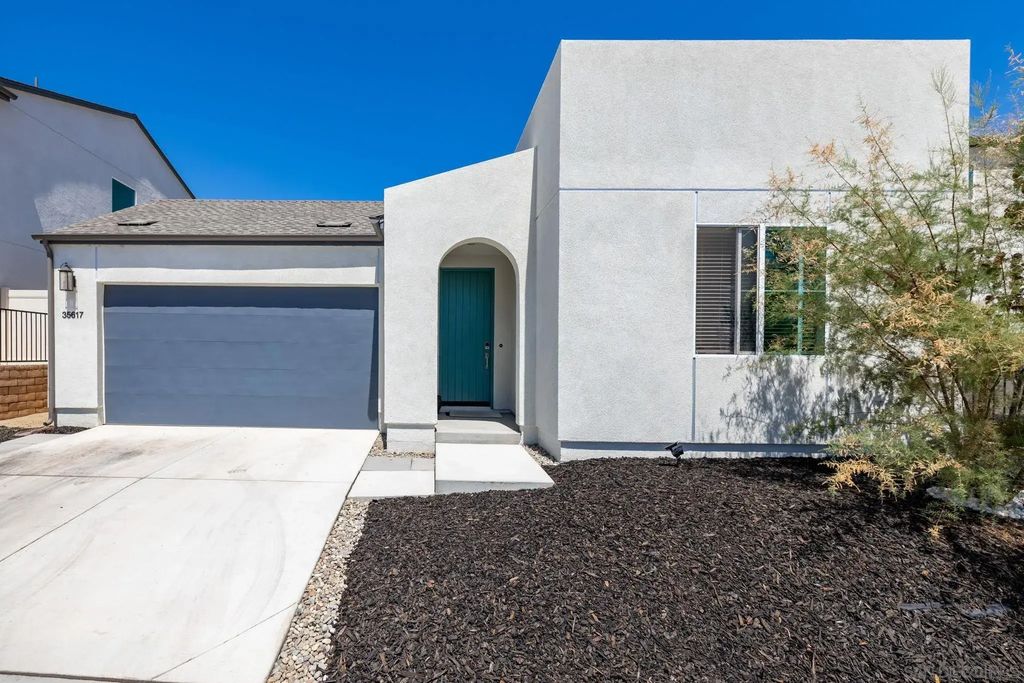 35617 Blue Bretton Dr, Fallbrook